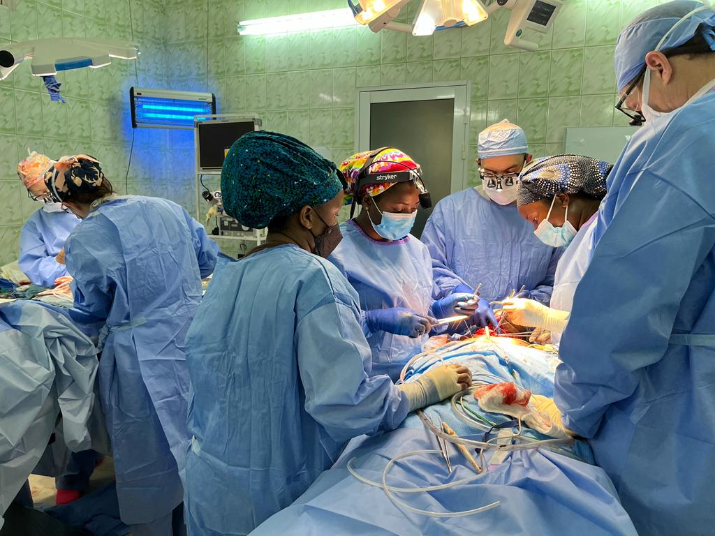 Kenyans and Americans working together at October 2022 Malindi Hospital Head and Neck Surgery Camp